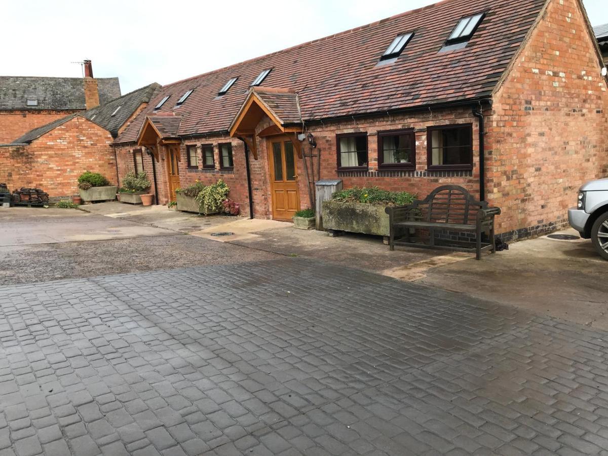 Vale Farm * Higham on The Hill