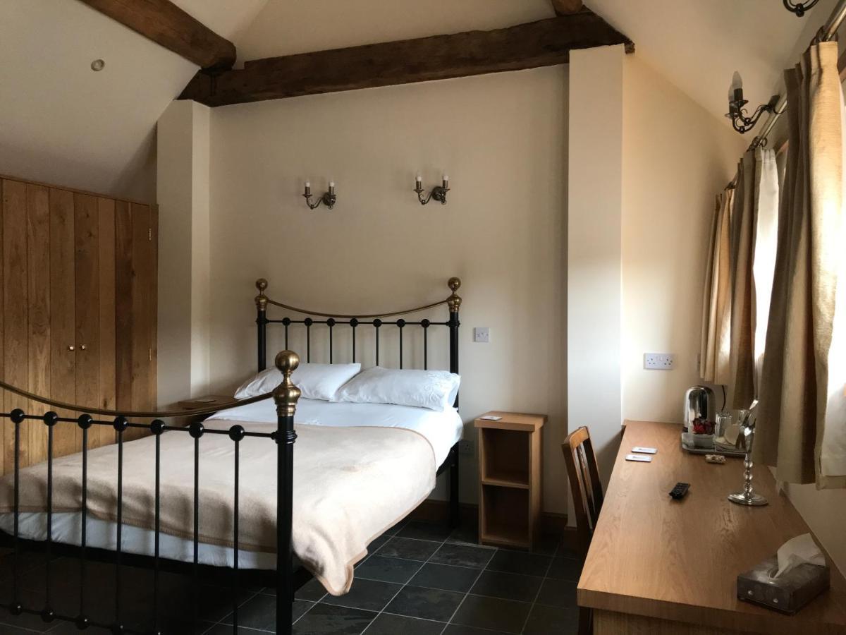 Vale Farm Bed & Breakfast *